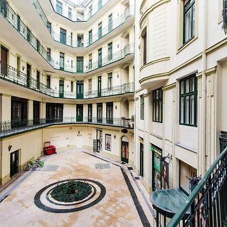 Private Apartment Centertown Budapest Exteriör bild