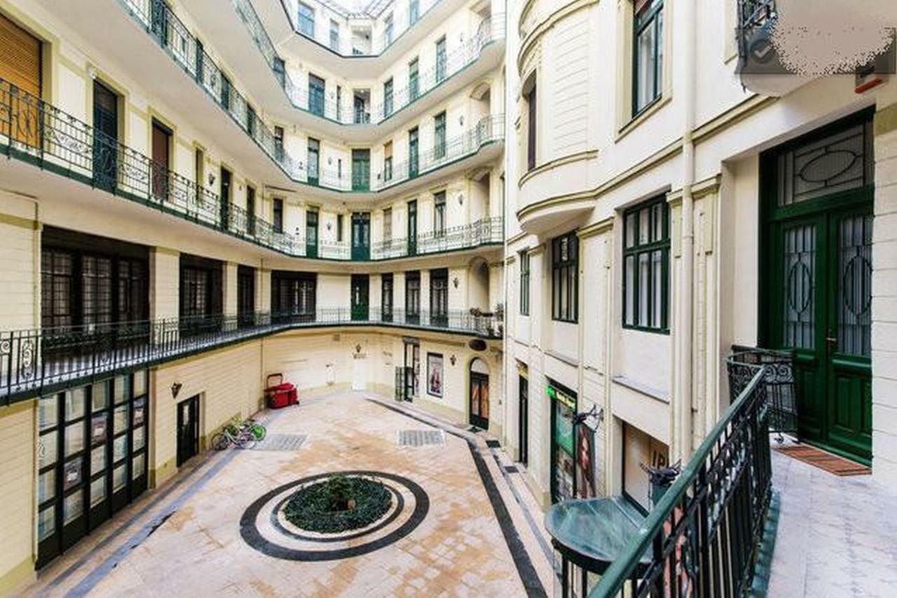 Private Apartment Centertown Budapest Exteriör bild